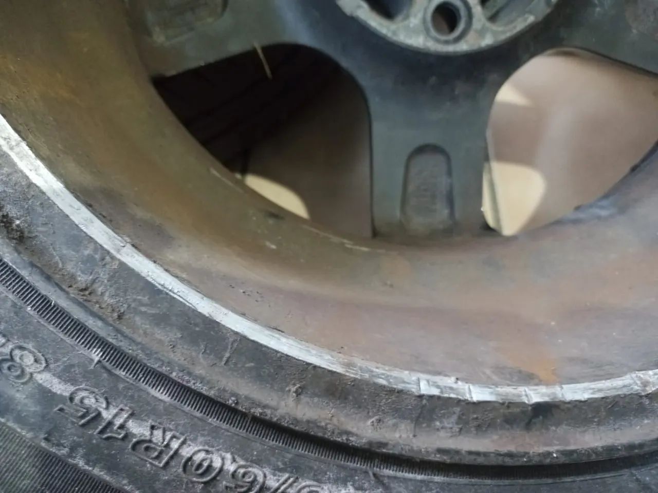 Vende-se rodas Ford 4×108 , compatível com Peugeot 206 e Citroen. - Foto 4