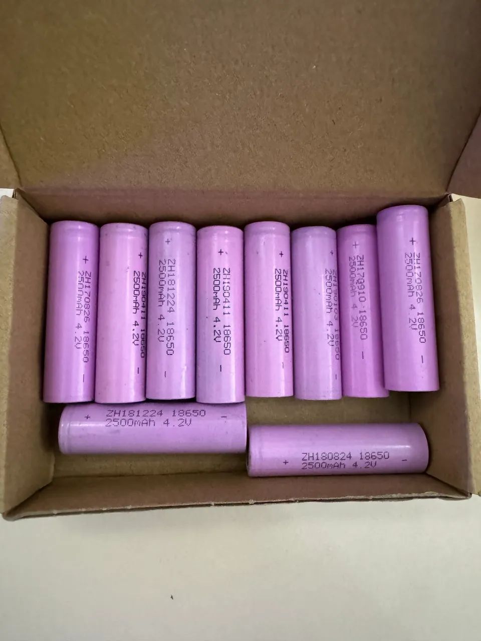 Bateria lítio 18650 4.2 volts 2,500 mAh  - Foto 2