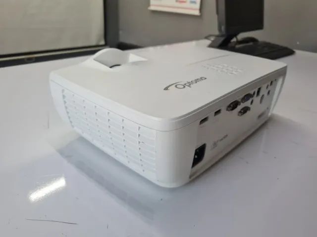 PROJETOR OPTOMA DAEHHLU SEMI NOVO