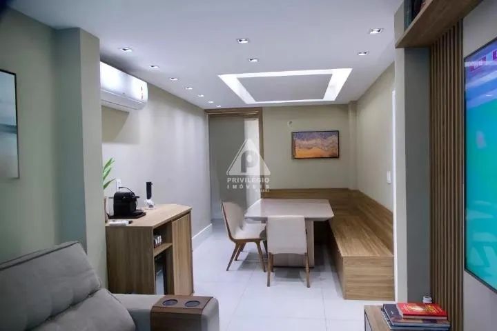 Apartamento Reformado: 4 Quartos, 1 Suíte e a 2 Quadras da Praia - Foto 3