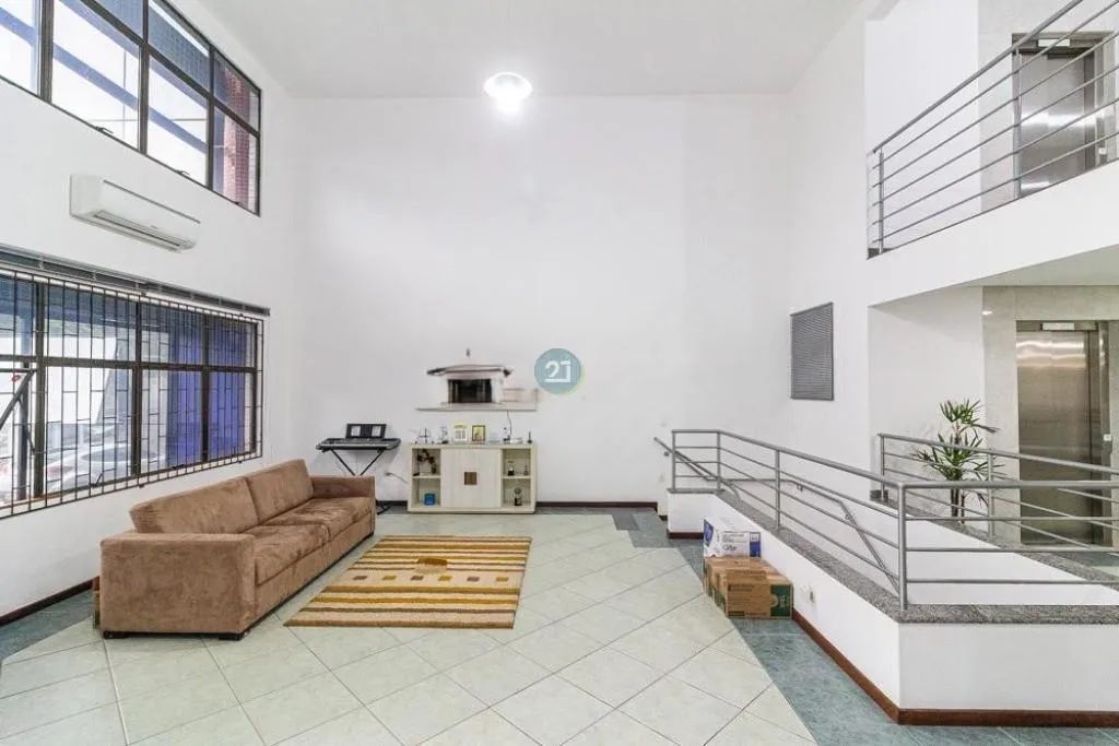 Alugo prédio comercial com 03 pavimentos, 07 salas, acessebilidade, elevador e 10 vagas de - Foto 4