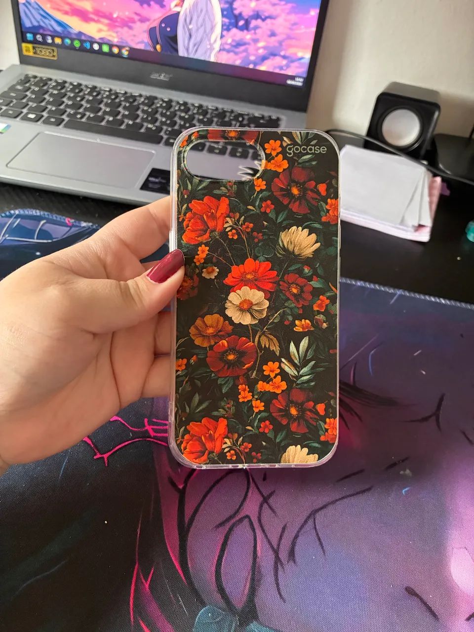 capinha gocase dark floral pattern iphone 16e/17e - Foto 2