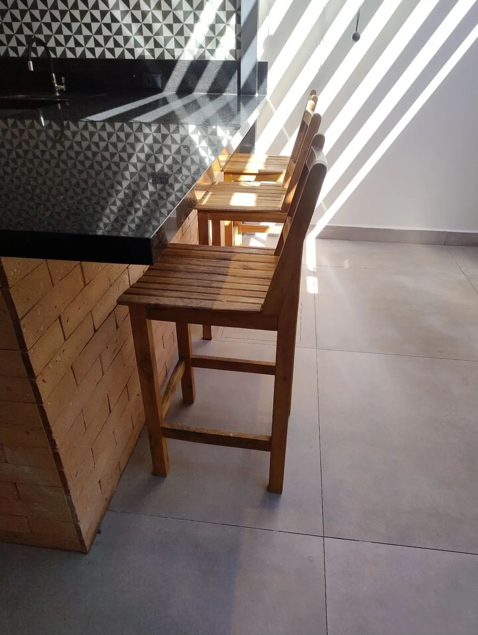 Banquetas de madeira