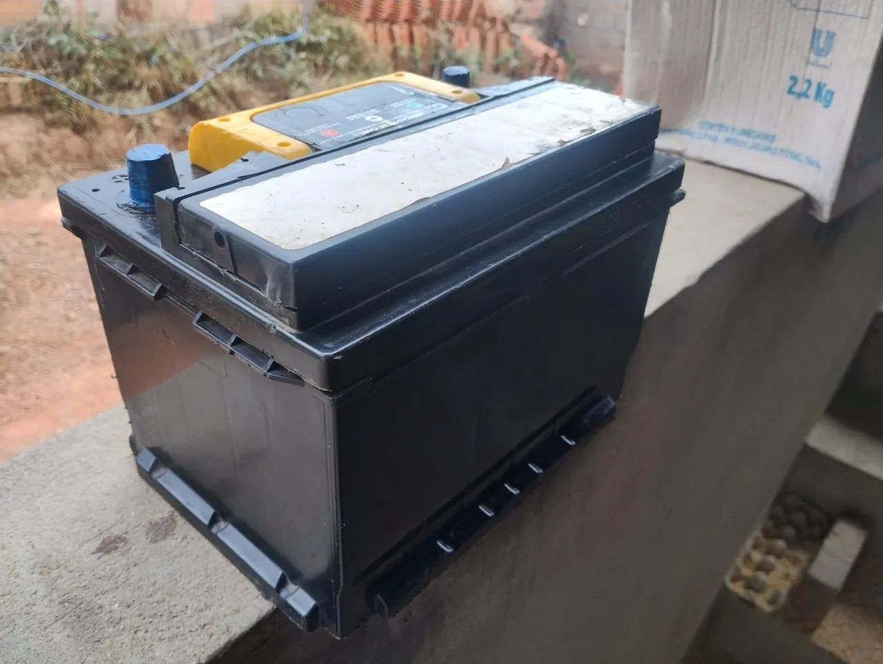 Vendo Bateria para carro de 50 amperes  - Foto 5