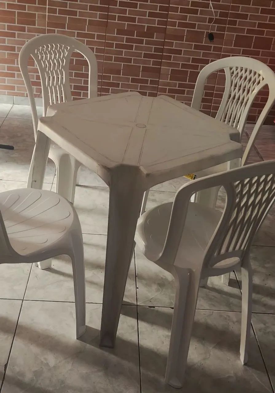 Vendo 2 jogos de mesa completo  - Foto 2