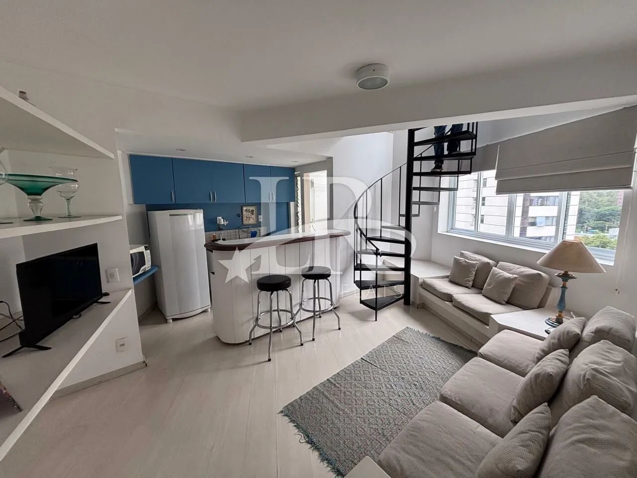 LR Flats Apartamento e Studio - Duplex mobiliado para alugar na Vila Nova Conceição.