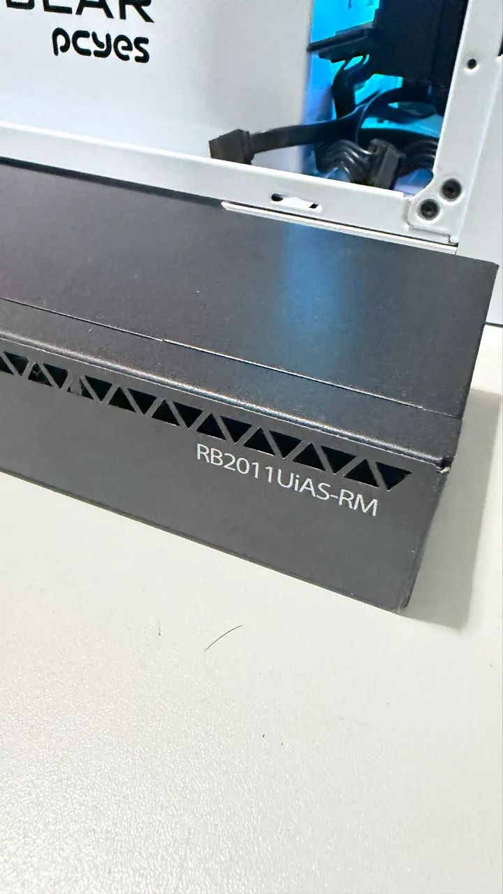 Microtik RB2011  - Foto 3