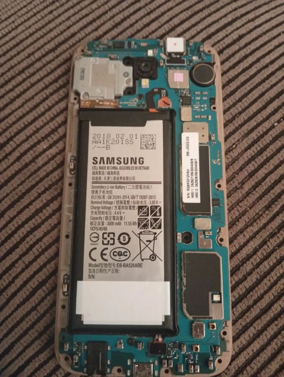 Placa mãe EA bateria do celular Samsung j5 pro está funcionando 