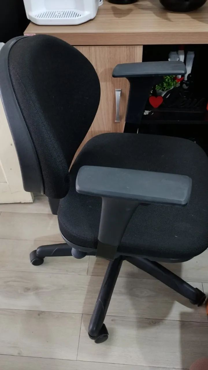 Cadeira Ergonômica Excelente Estado - Foto 2