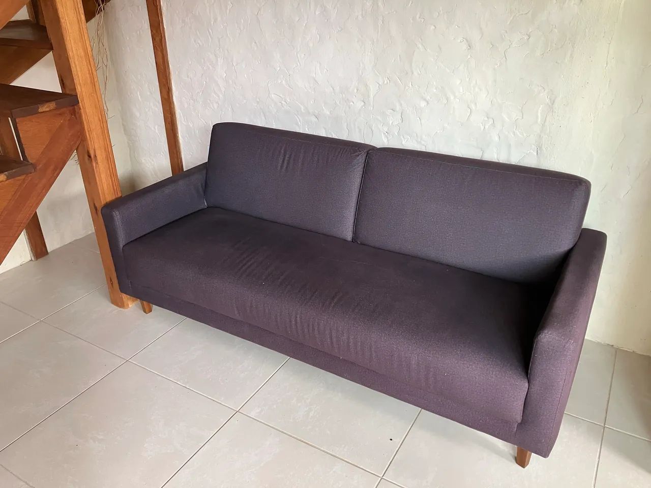 Sofá 3 lugares em suede azul acizentado - Foto 3