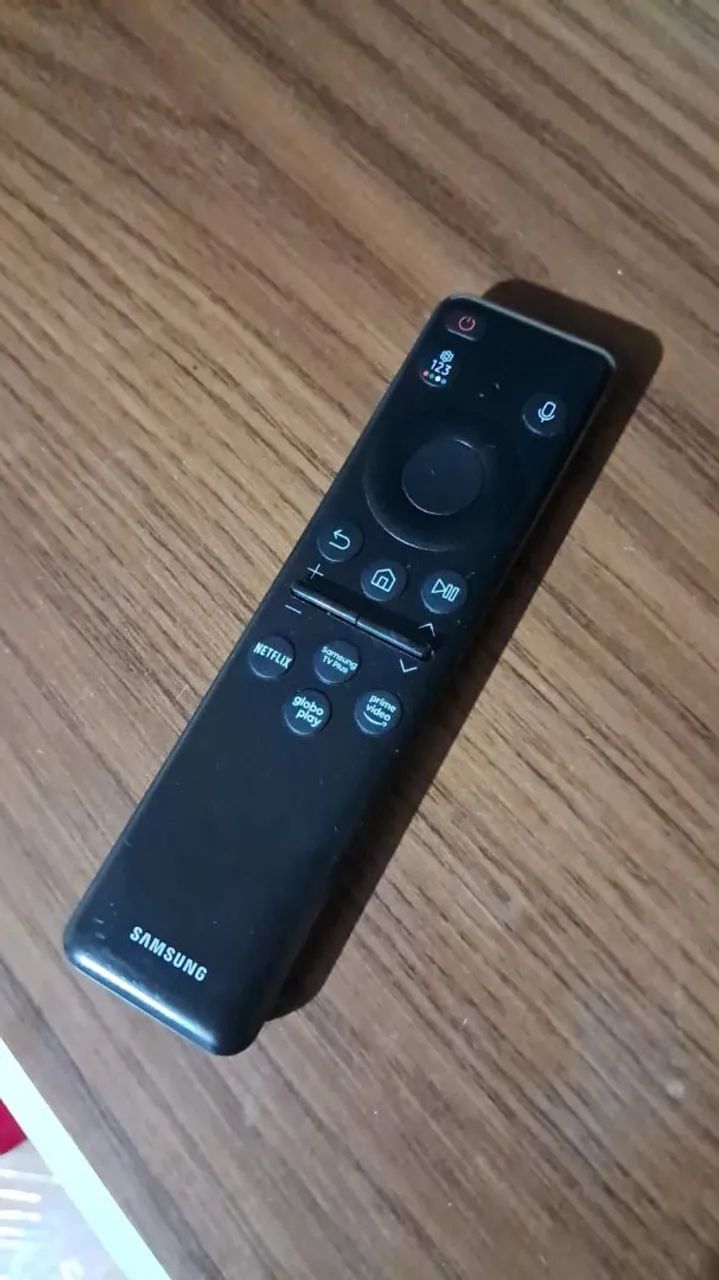 Vende-se uma TV de 65 polegadas smart  - Foto 3