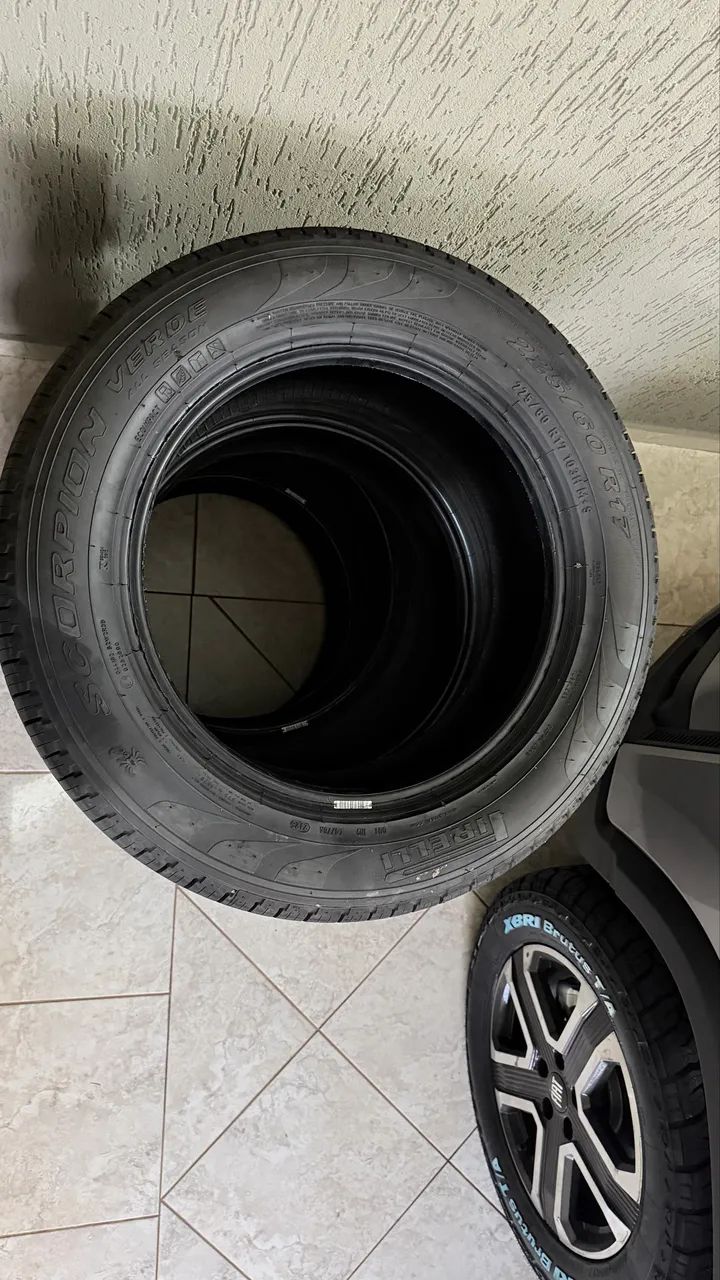 Pneus Novos 225/60r17 Pirelli Scorpion - Peças para carros, vans e