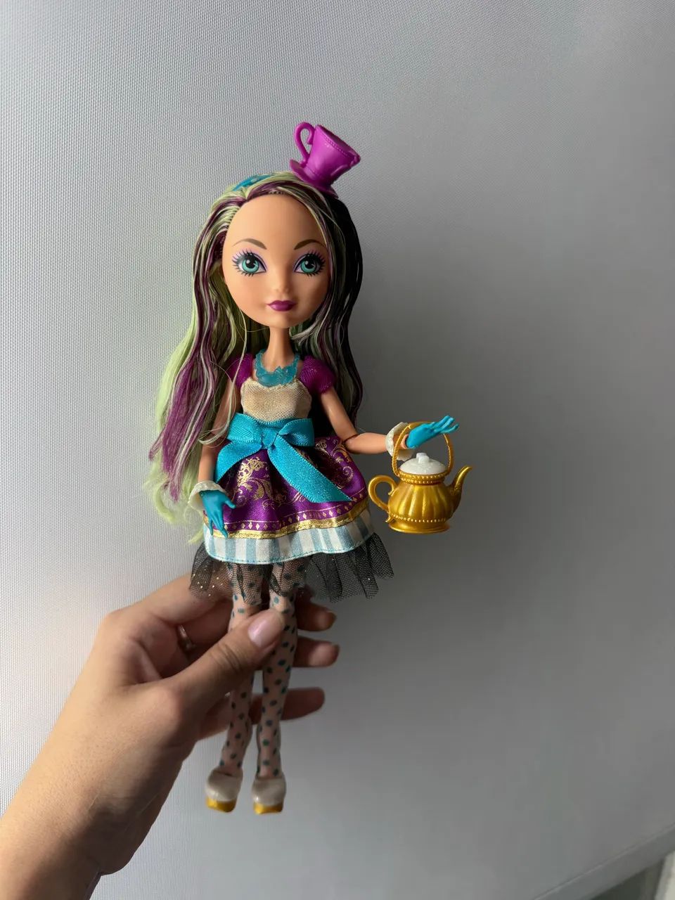 Madeline Hatter (Maddie) da linha Ever After High