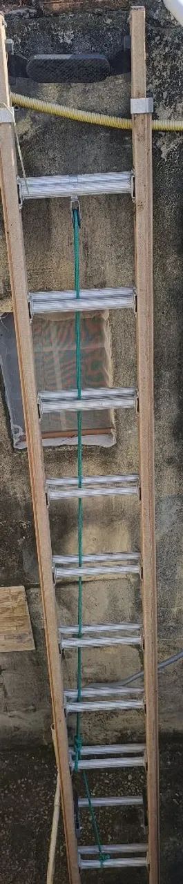 Escada  - Foto 2
