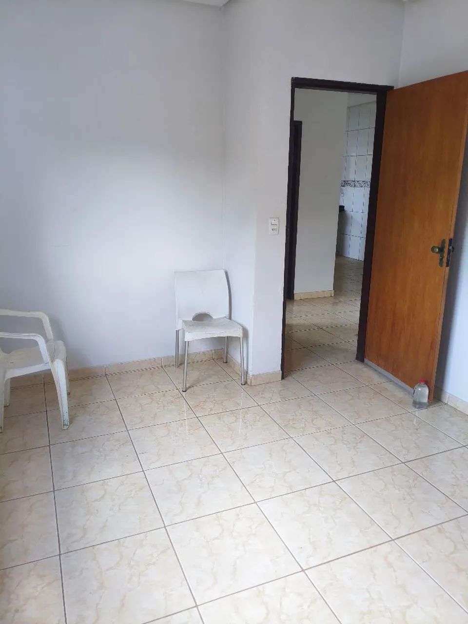 Alugo casa em sobrado - Foto 5