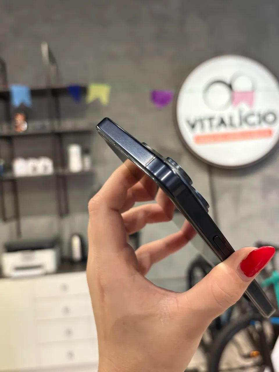 iPhone 15 Pro Max azul 256GB seminovo 89% - Foto 2