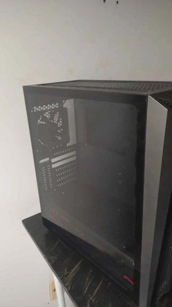 Gabinete Cougar Mx660 em excelente estado