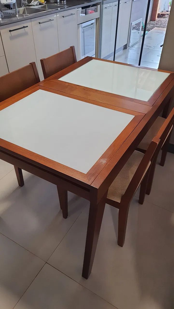 Mesa de Jantar com Quatro Cadeiras - Foto 4