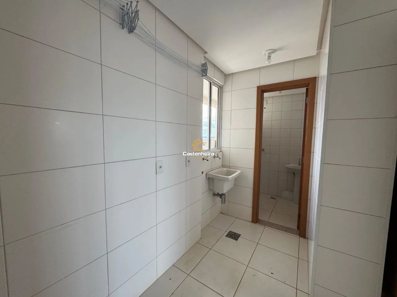 Apartamento Semi-Mobiliado e Acesso Privativo - 04 Quartos sendo 01 Suíte Master com Chuve - Foto 7