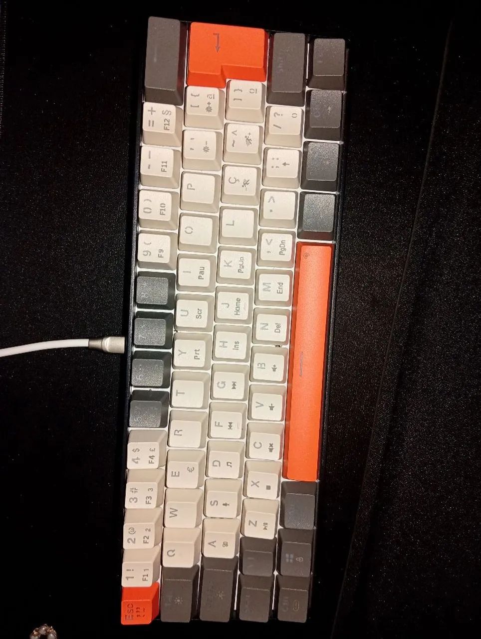 Teclado mecânico com 2 meses de uso - Foto 2