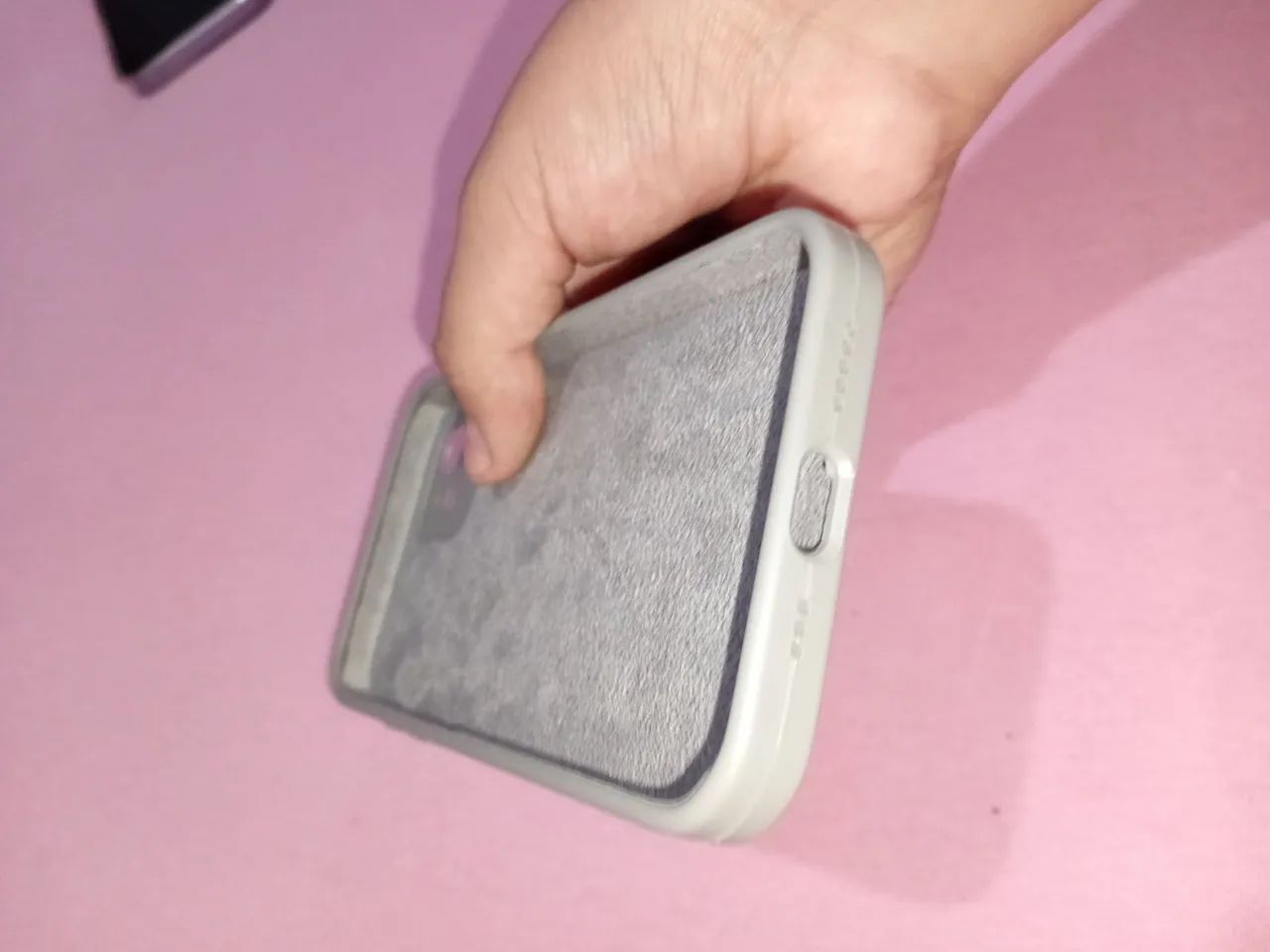 Capa para iPhone 12 ou 12 pro cinza nova - Foto 3