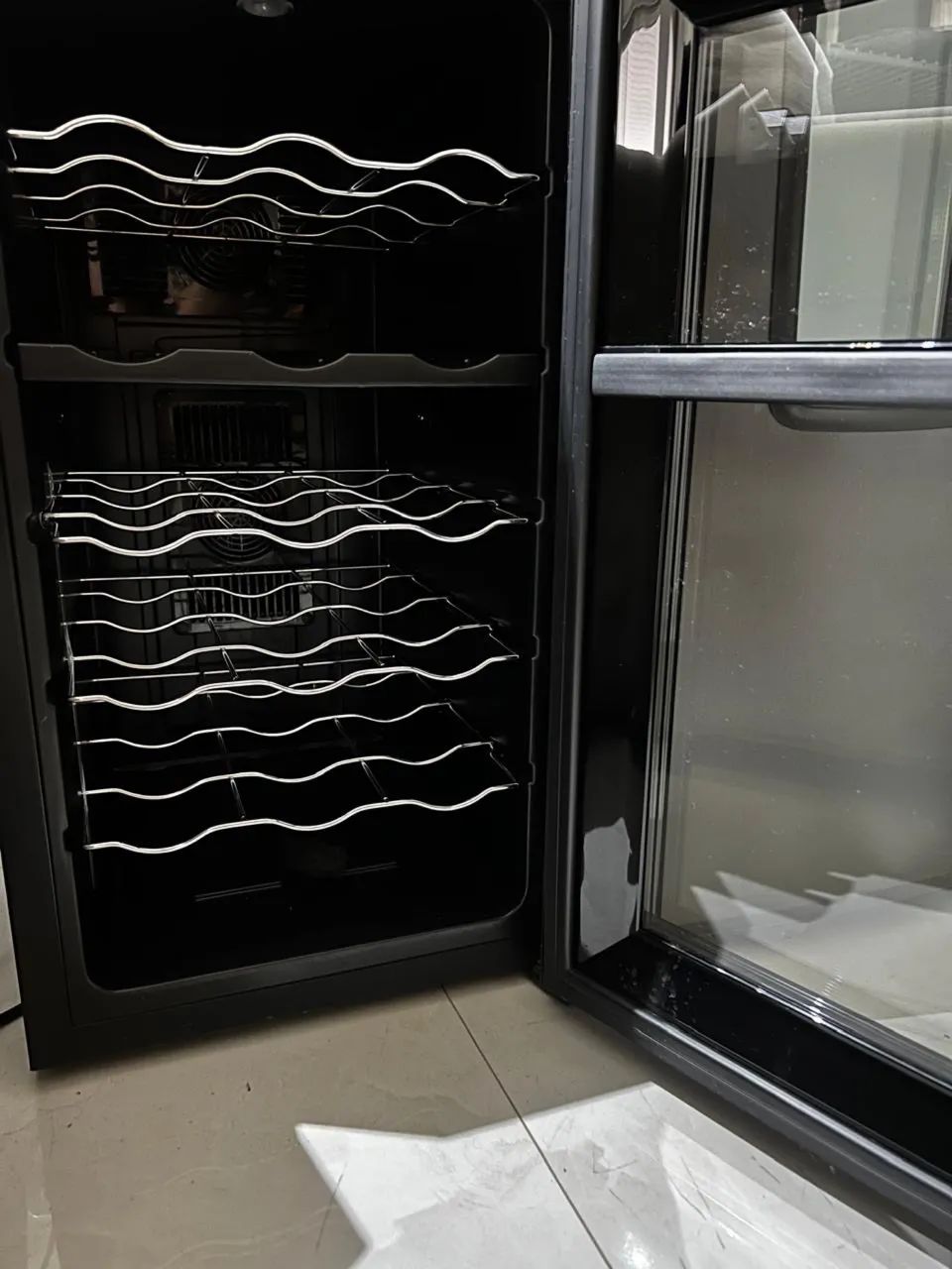 Adega Oster Dual Zone  - Foto 2