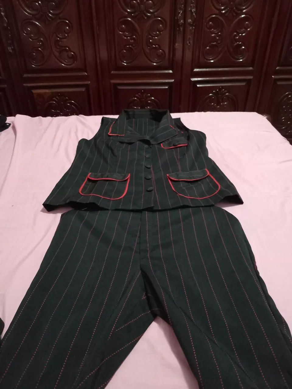 Conjunto Risco de giz preto com listas vermelha. - Foto 2