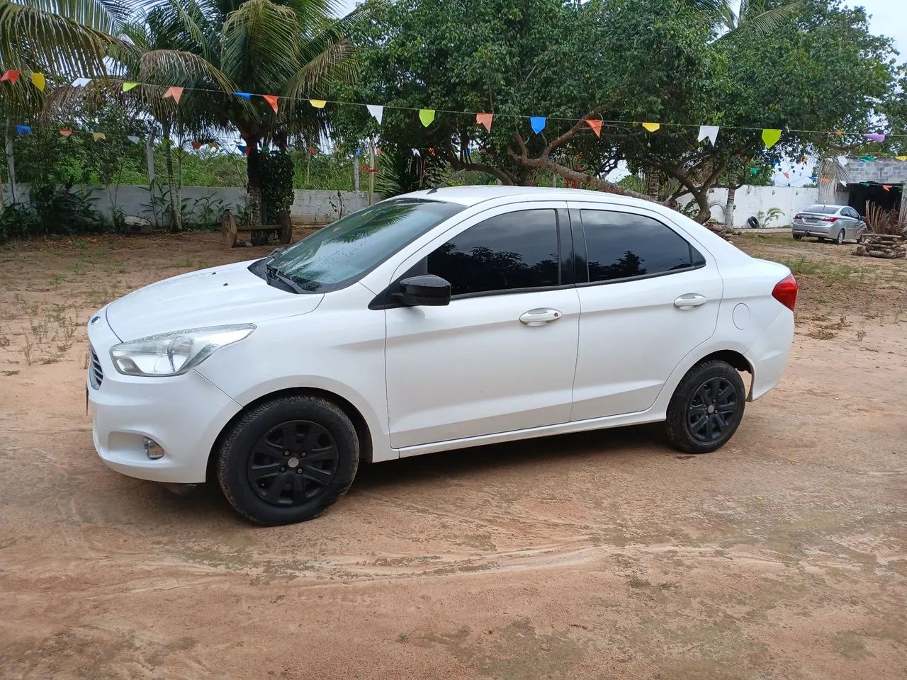 Ford ka-2015-SE/plus,1,5 sedan, muito conservado 