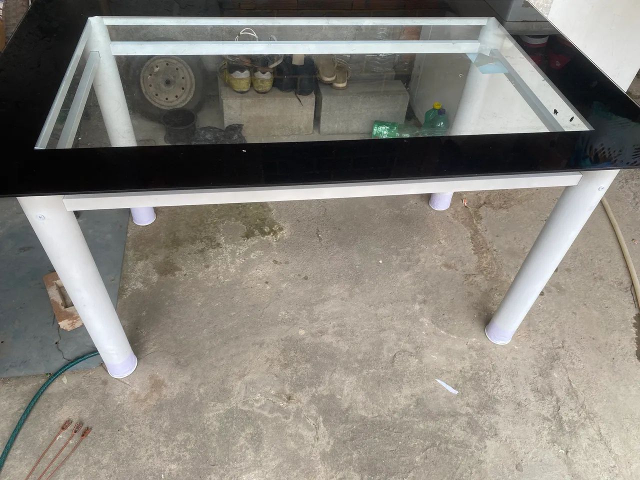 MESA DE VIDRO E 2 CADEIRAS  - Foto 2
