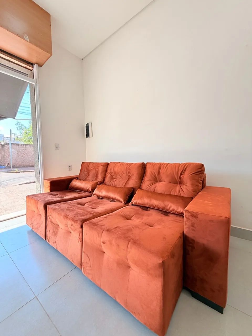 Sofá retrátil 2,5 metros, entrega e montagem grátis  - Foto 2