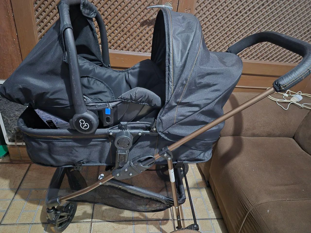 Carrinho com Bebê Conforto 