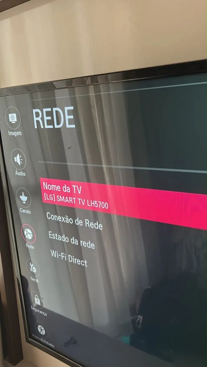 Televisão smart 44 polegadas da LG usado em excelente estado ganha de brinde o suporte 