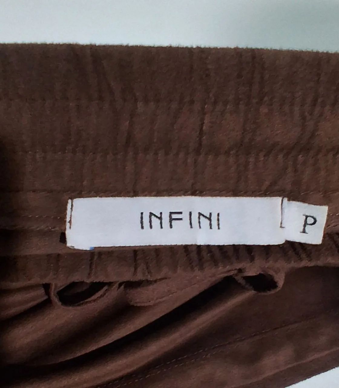 Saia marrom em suede da  INFINI - Foto 2
