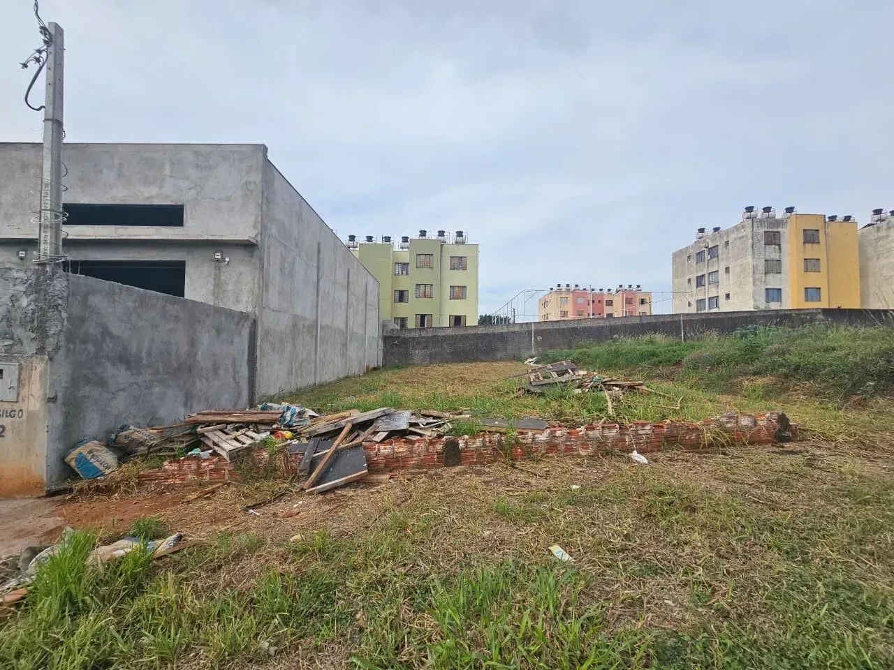 Terreno inteiro a venda em Maringá pronto para construir - Foto 2