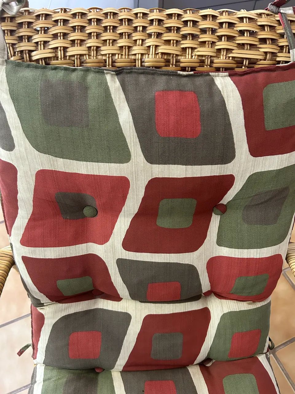 Conjunto 4 cadeiras e uma mesinha de varanda  - Foto 4
