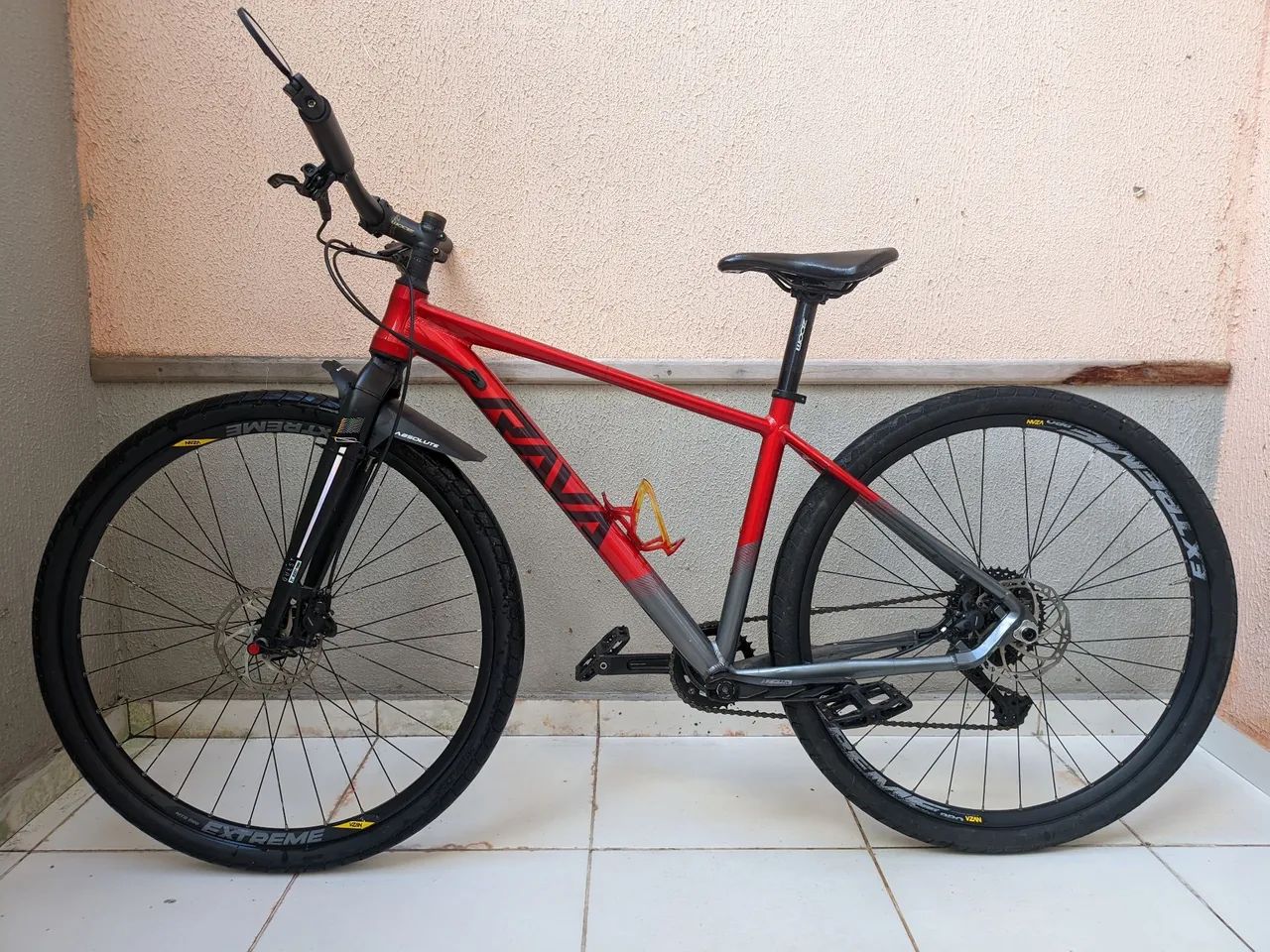 Bicicleta garfo rígido aro 29" Rava Nasca. 