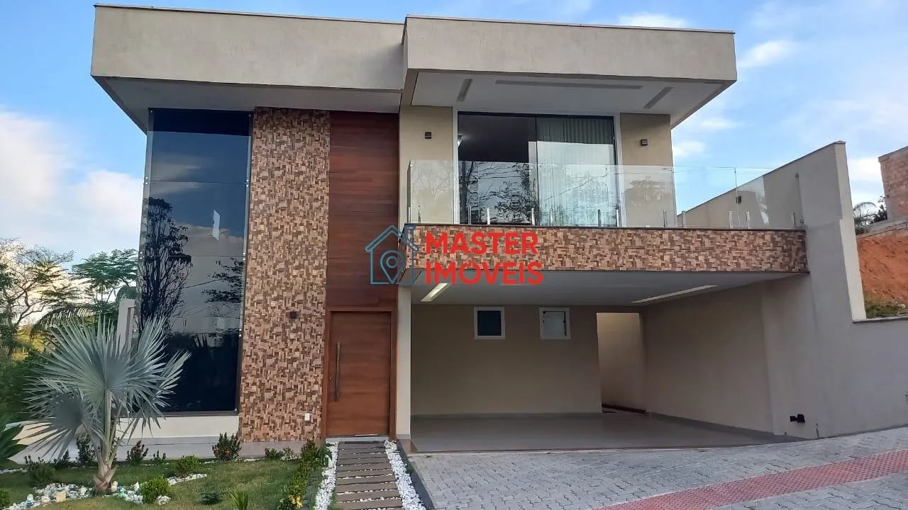 EXCELENTE CASA EM CONDOMÍNIO FECHADO