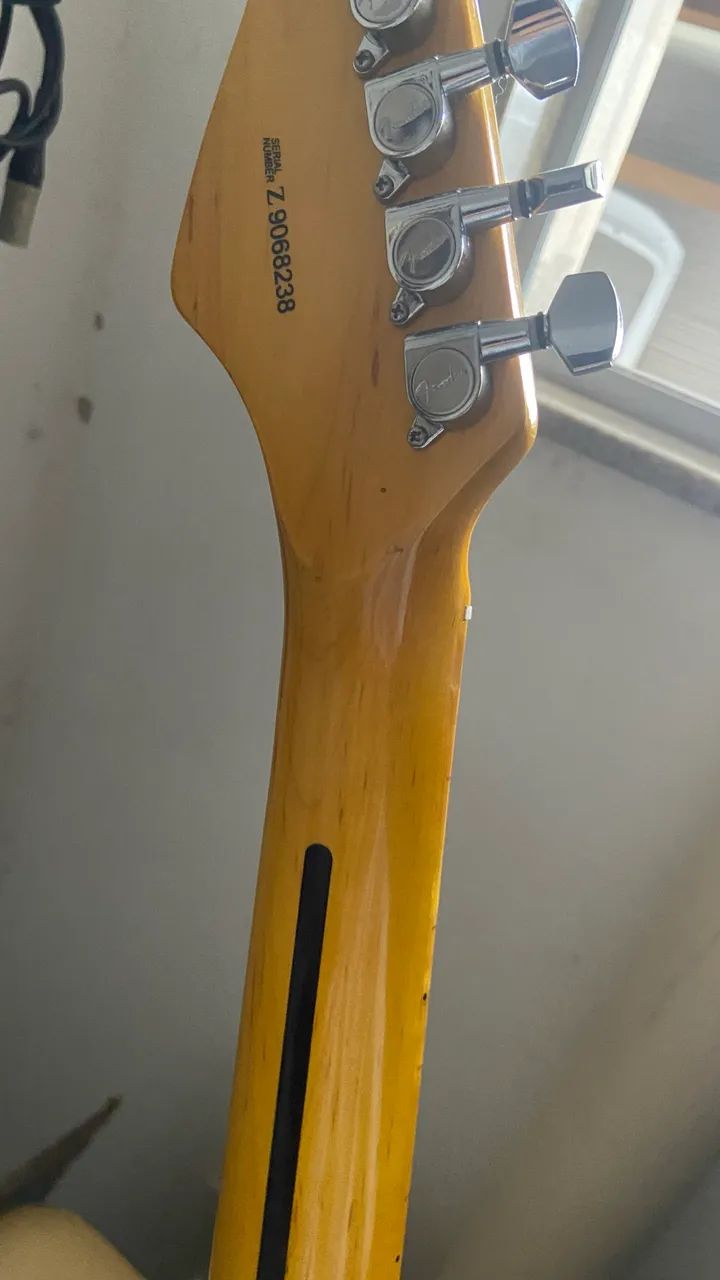 Guitarra Stratocaster - Foto 5