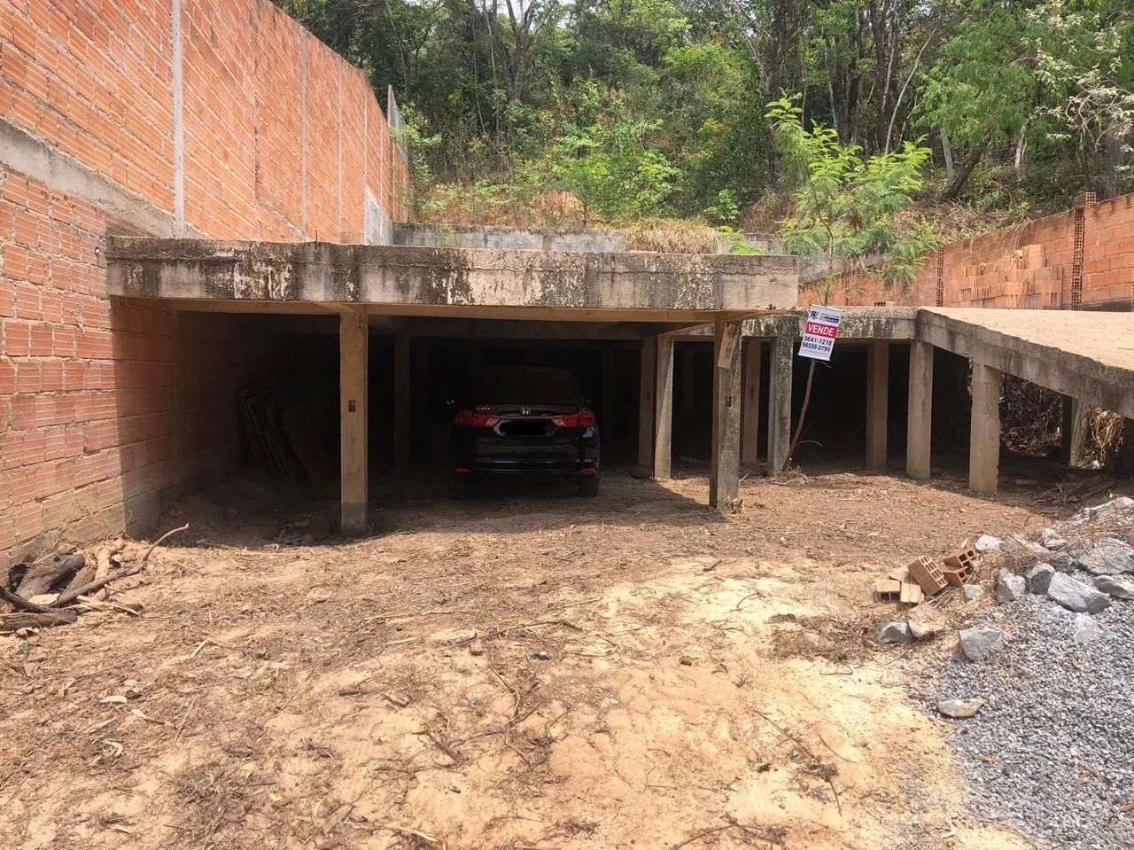 Vendo construção iniciada