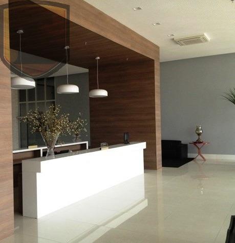 3225 - (3225) Sala no Office Tower, toda planejada com vista para Colares More...