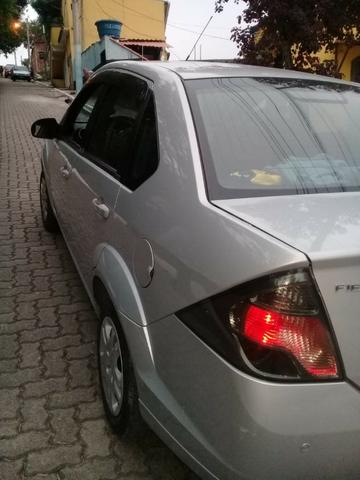 Ford Fiesta Sedan 1.6 13/14 Prata completo - Foto 4
