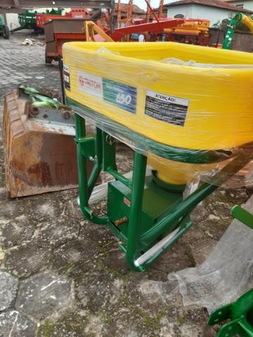 Distribuidor para trator - Foto 2