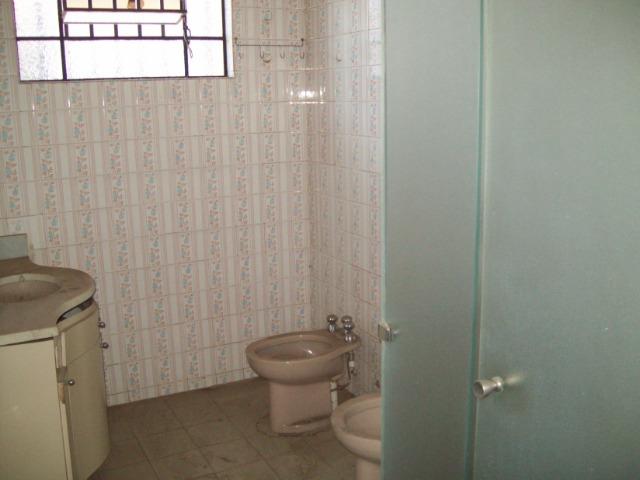 Casa colonial , 3 quartos , 4 vagas , habite-se , joão pinheiro , BH - Foto 8