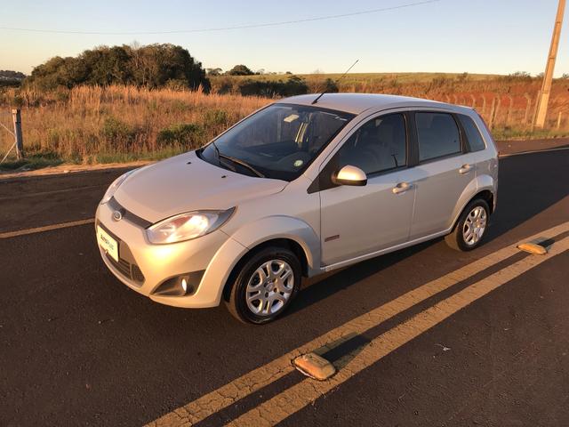 Ford Fiesta Class 1.6 2013 - Foto 12