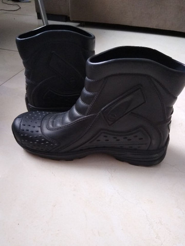 bota de chuva cano curto