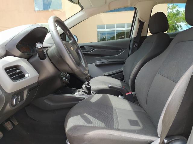Oportunidade!! Onix Joy 2016/2017,motor 1.0 ,câmbio manual 6 marchas . Carro de mulher - Foto 9