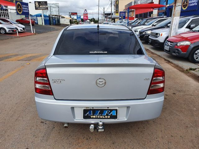 Astra Comfort Sedan 2.0 Flex 8v 2005 - Foto 4