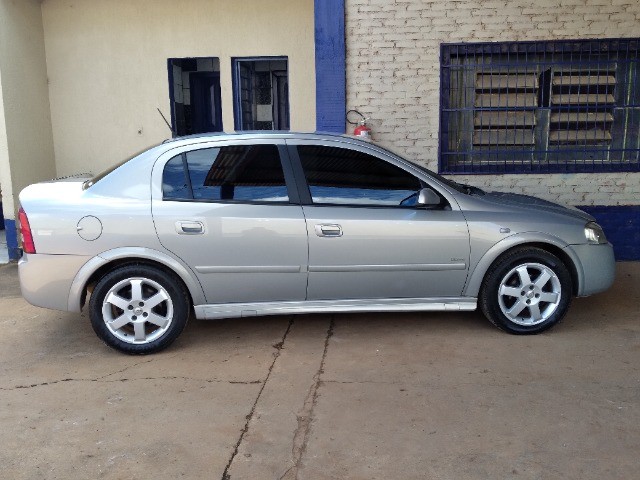 ASTRA ELITE SEDAN 2005