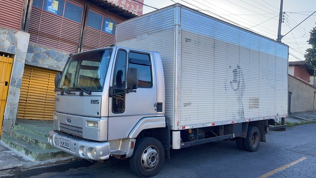 FORD CARGO 815 2012
