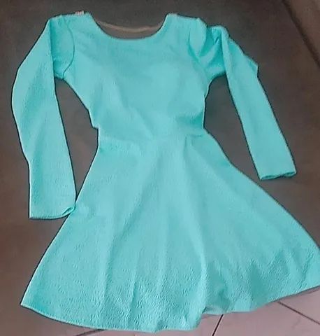 Lindo vestido ,com as costas transparente